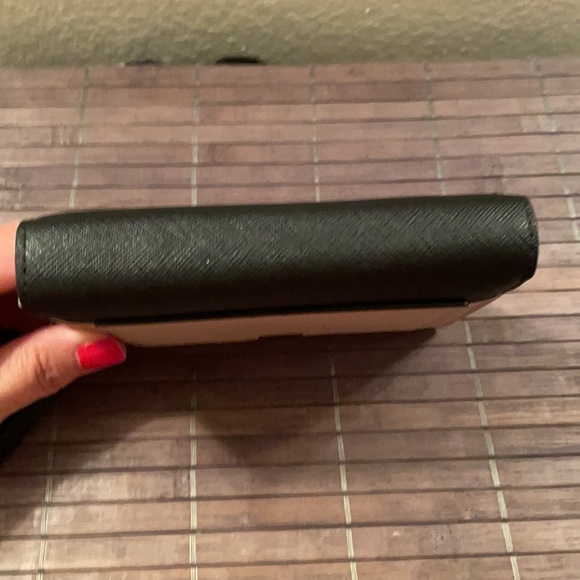 Kate Spade EUC Black & Tan Zip Around Wallet ♠️ - Picture 10 of 13